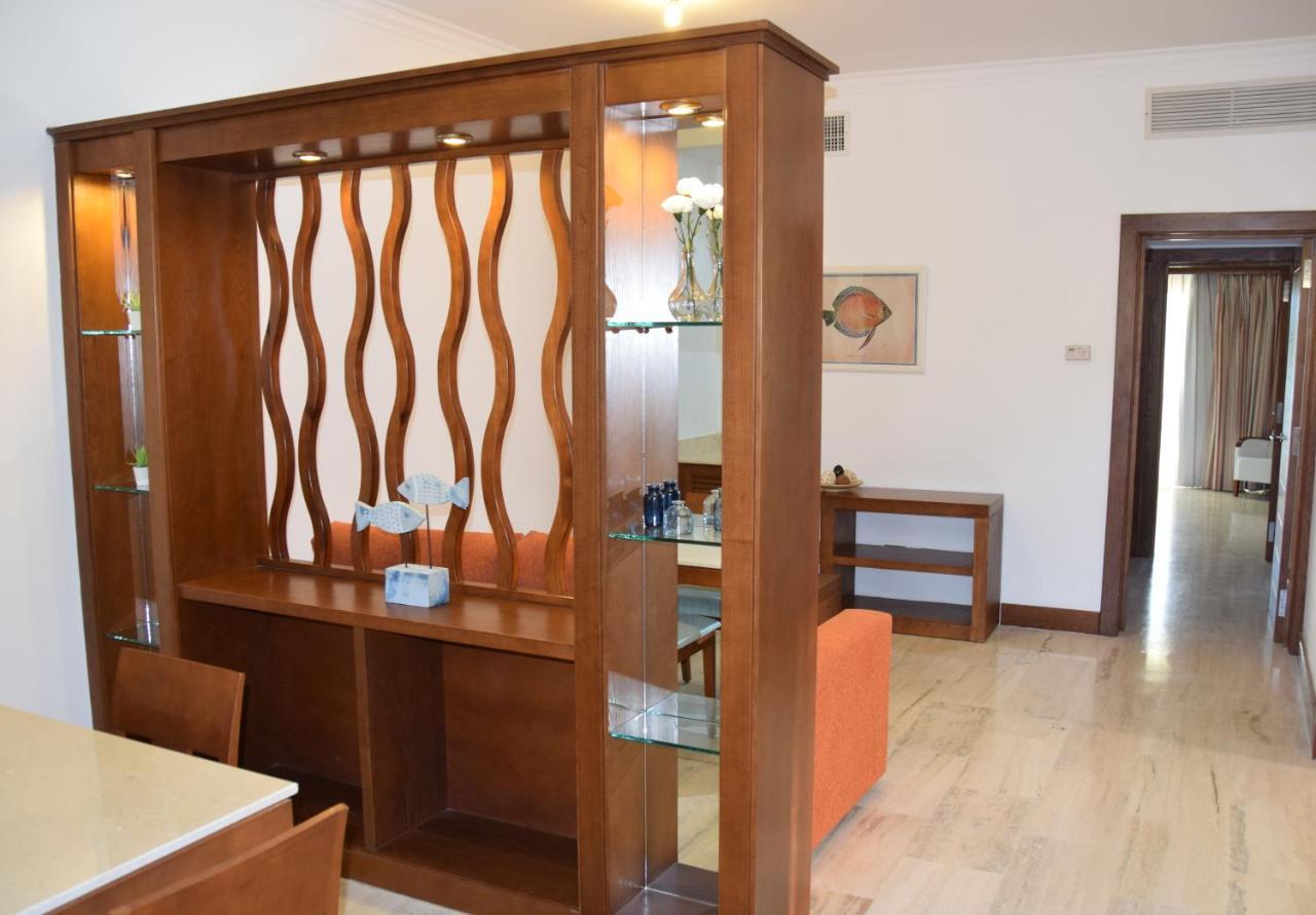 Sunset Boutique Suites Hotel 4*