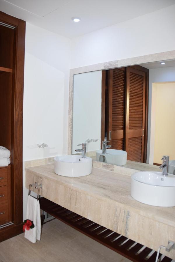 Sunset Boutique Suites Hotel 4*